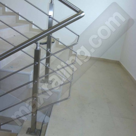 Стълбищен парапет